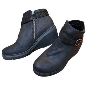 Skechers Black Ankle Booties Wedge Buckle Boots Rubber Soles Bobs Memory Foam